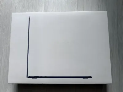 Macbook Air M3 15.3” 24GB Ram + 1TB SSD